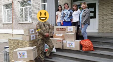 Освітяни-волонтери Кам’янського допомагають військовим