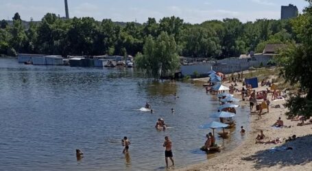 Гарячий сезон на колишньому пляжі Кам’янського – призабуте велелюддя