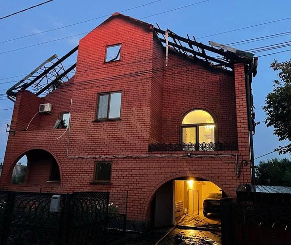 На Дніпропетровщині ворог обстріляв житловий квартал