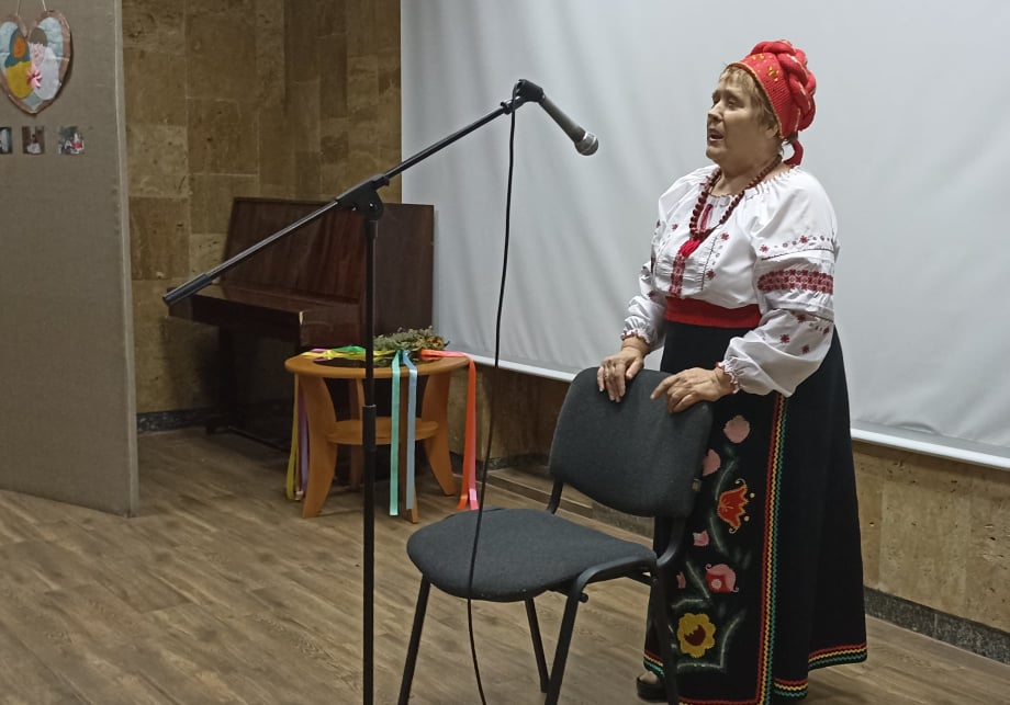 Пісні про непереможну Україну співали пенсіонери на «музейних посиденьках» в Кам’янському - ФОТО