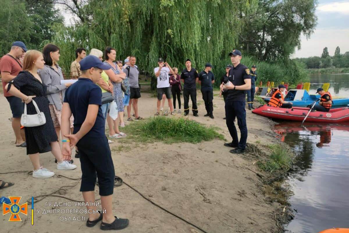 В Кам’янському нема легальних пляжів, нагадали рятувальники - ФОТО