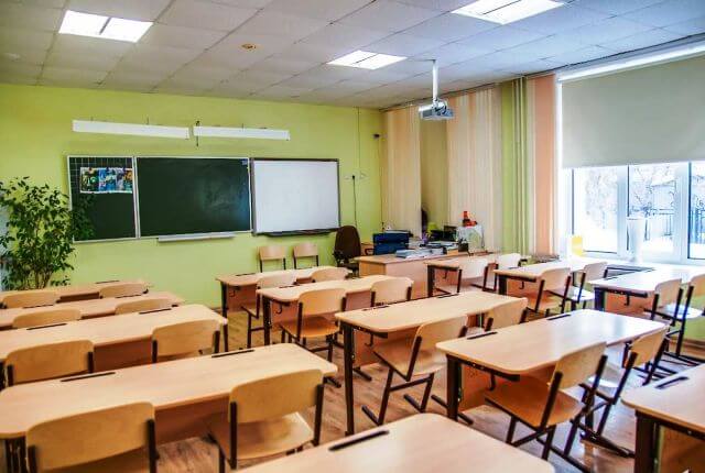 У Кам’янському дітей-переселенців зараховуватимуть до школи за спрощеною системою