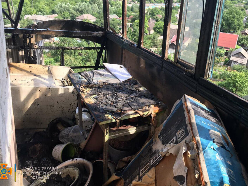 У Кам’янському горіли балкони трьох квартир