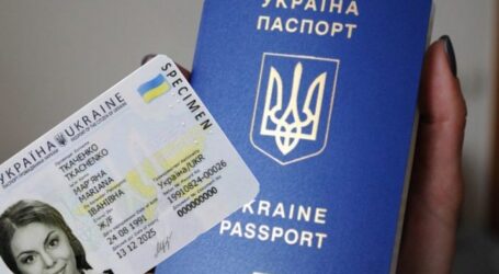 Українці зможуть отримувати паспортні документи за кордоном