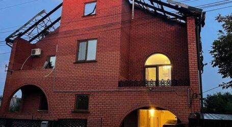 На Дніпропетровщині ворог обстріляв житловий квартал