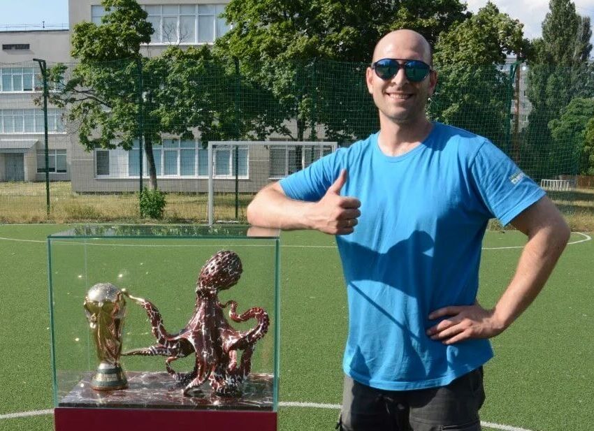 Скульптура восьминога Пауля від автора з Кам’янського поїде на ЧС по футболу
