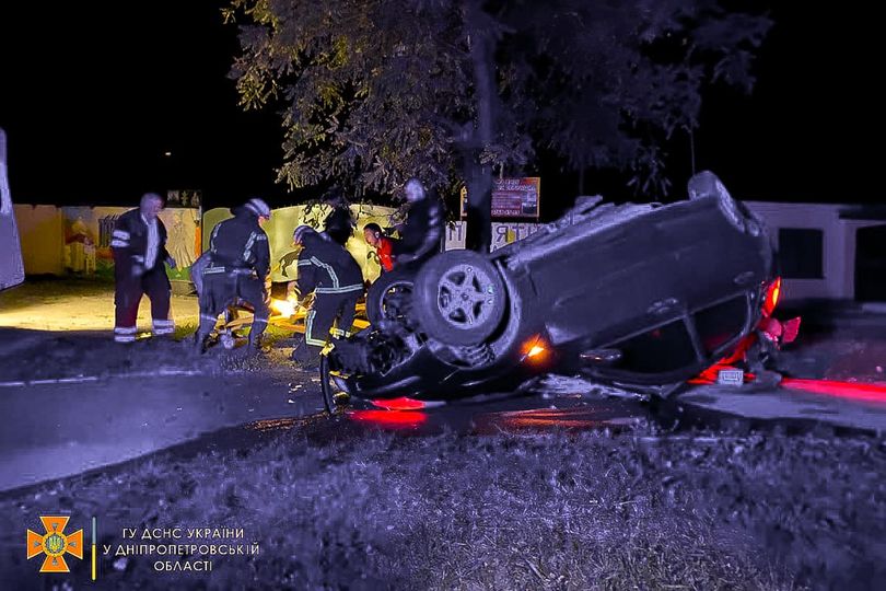 У Кам’янському внаслідок ДТП перевернувся автомобіль