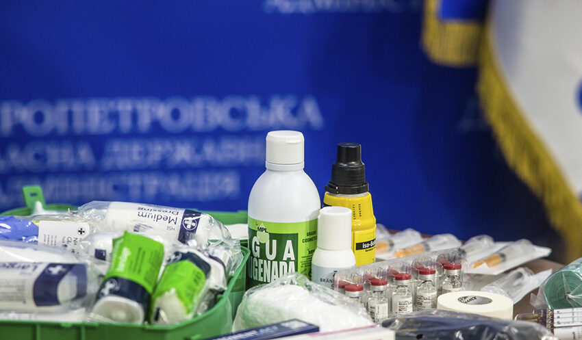 ЦНАПи Кам’янського району отримали аптечки розширеного профілю