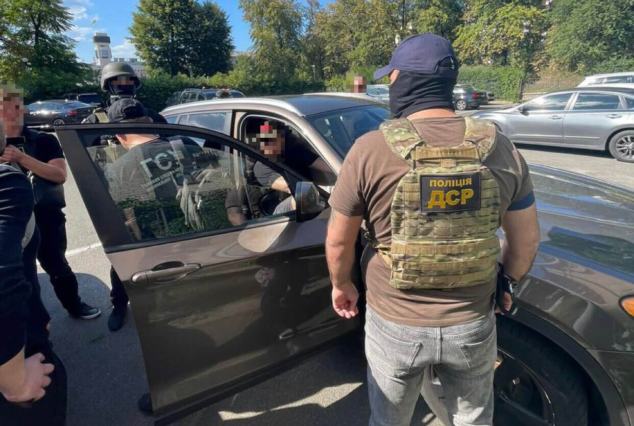 Під час продажу гумдопомоги викрито добровольця тероборони - ФОТО