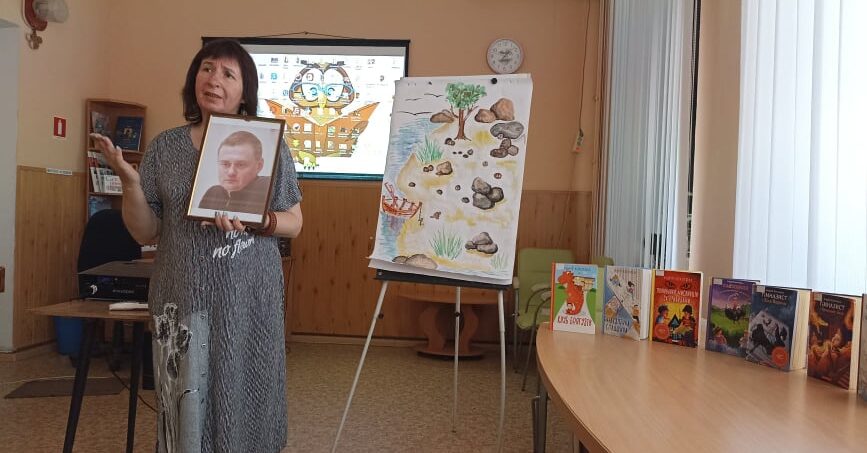 Знайомство з дитячим детективом на «Літературній тусі» від бібліотекарів Кам’янського - ФОТО
