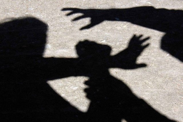 У Кам’янському двоє приятелів пограбували юнака