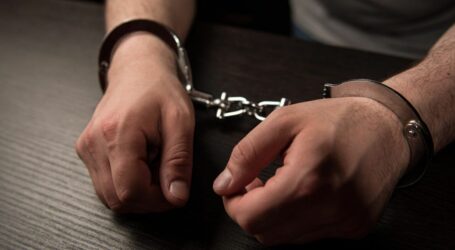 У Кам`янському за шахрайство та крадіжку затримали 42-річного чоловіка