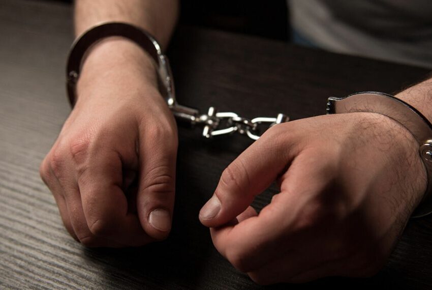 У Кам`янському за шахрайство та крадіжку затримали 42-річного чоловіка