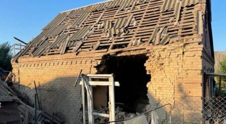Дніпропетровщина під обстрілами: в Нікополі пошкоджені десятки будинків та техніка