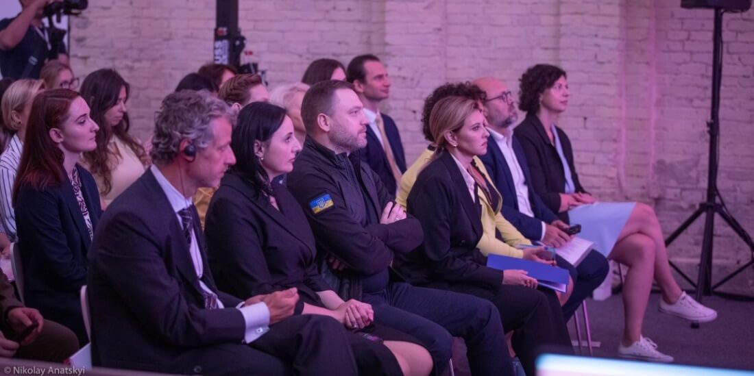 Новий мобільний застосунок повинен допомогти постраждалим від домашнього насильства - ФОТО