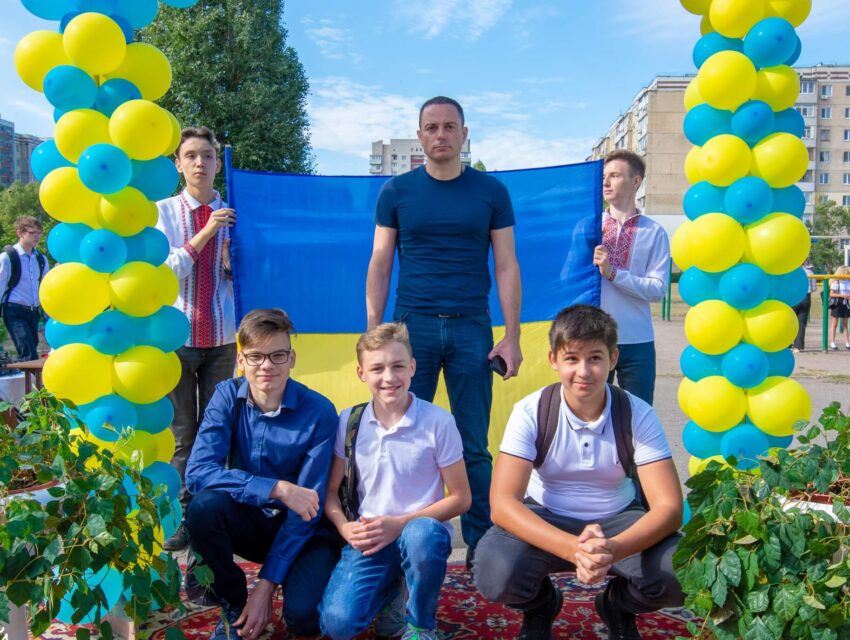 Мер Кам’янського привітав школярів, батьків та вчителів з Днем знань