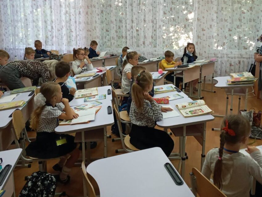 Читання книжок для саморозвитку пропагують літератори та бібліотекарі Кам’янського