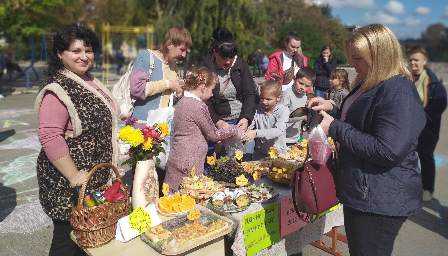 Ярмарками та тренінгами з медіаграмотності зустрічають осінь школярі Кам’янського - ФОТО