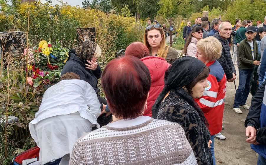 Кам’янське попрощалось із шістьма захисниками України - ФОТО