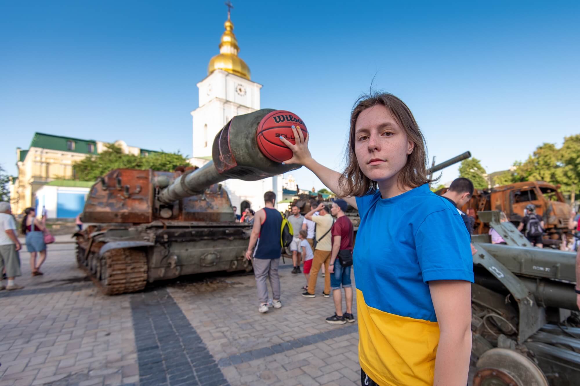 Про війну та українських спортсменів розповідає виставка фотографа з Кам’янського - ФОТО