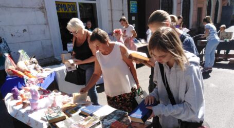 На Соцмісті у Кам’янському пройшов благодійний ярмарок витворів народного мистецтва