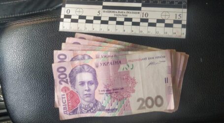У Кам`янському нетверезий правопорушник пропонував хабаря поліційним