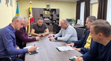 Чим взимку посипати вулиці міста, коли технічна сіль подорожчала в 10 разів – обговорювали на нараді у мера