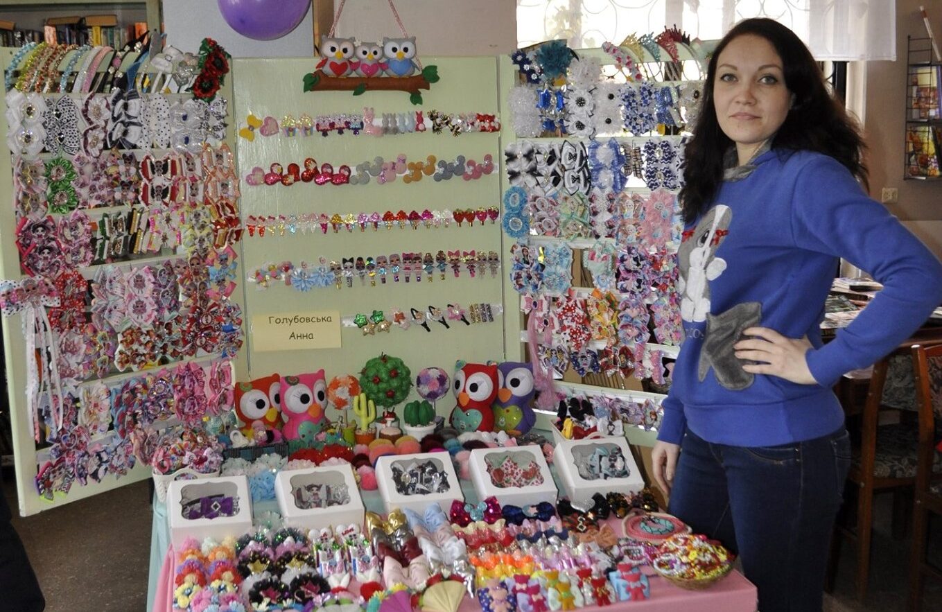 Народні митці запрошують мешканців Кам’янського на благодійний ярмарок - ФОТО