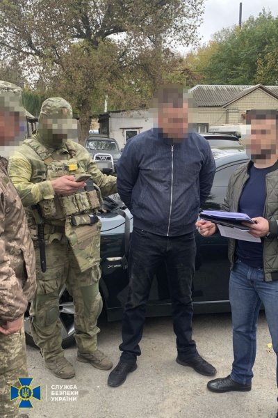 У Дніпрі викрили чиновників, що вимагали хабарі за дозвіл на поховання - ФОТО