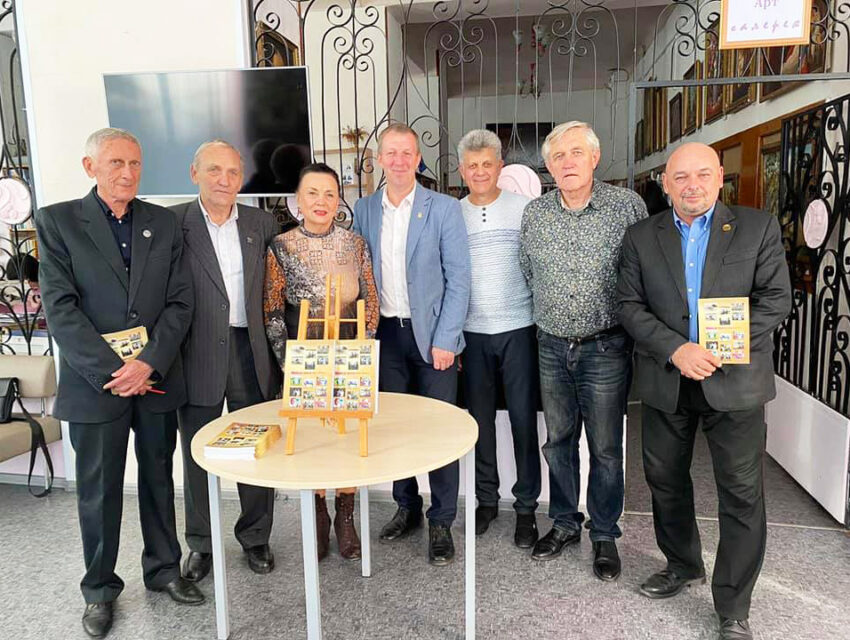Книгу про шлях відомих тренерів з Кам’янського презентували у місті