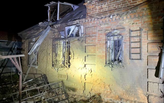 На Дніпропетровщині дівчинка, що постраждала від нічних обстрілів, отримала травматичну ампутацію ніг