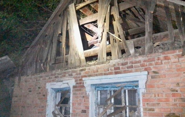 Від нічних обстрілів на Дніпропетровщині поранено чоловіка та пошкоджено понад 30 будинків