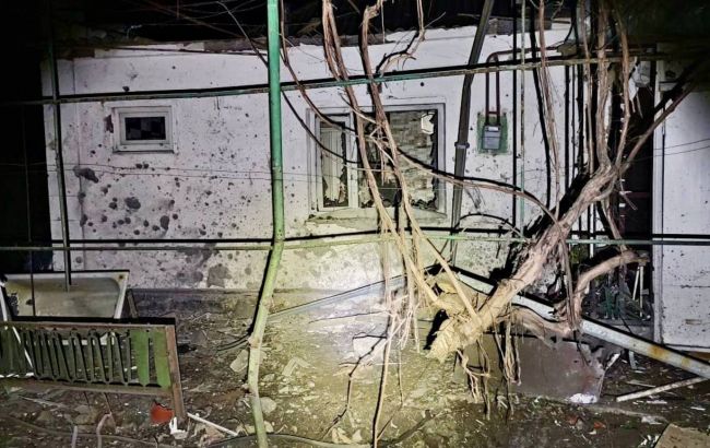 Вночі від ворожих обстрілів на Дніпропетровщині були пожежі, поранено чоловіка
