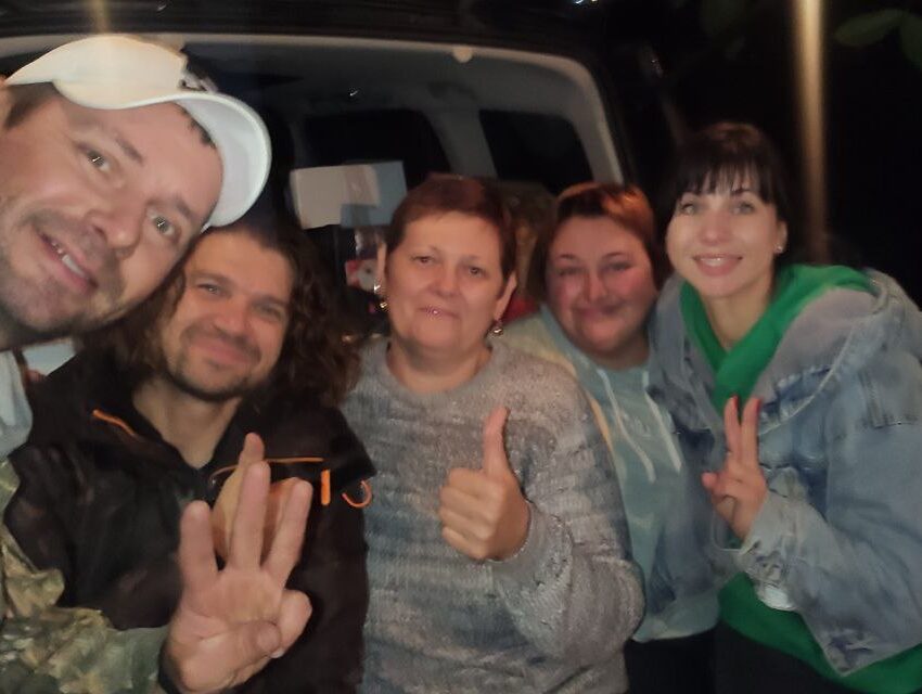 «Крейзі вумен» зі Світлогірського працюють без вихідних, щоб хлопцям навіть в окопах пахло домом