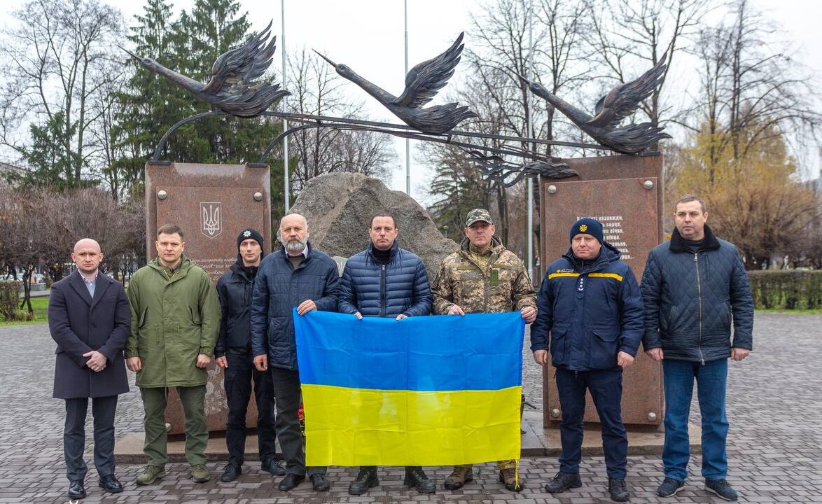 Пам'ять героїв, що віддали своє життя у боротьбі за вільну Україну, вшанували у Кам'янському - ФОТО