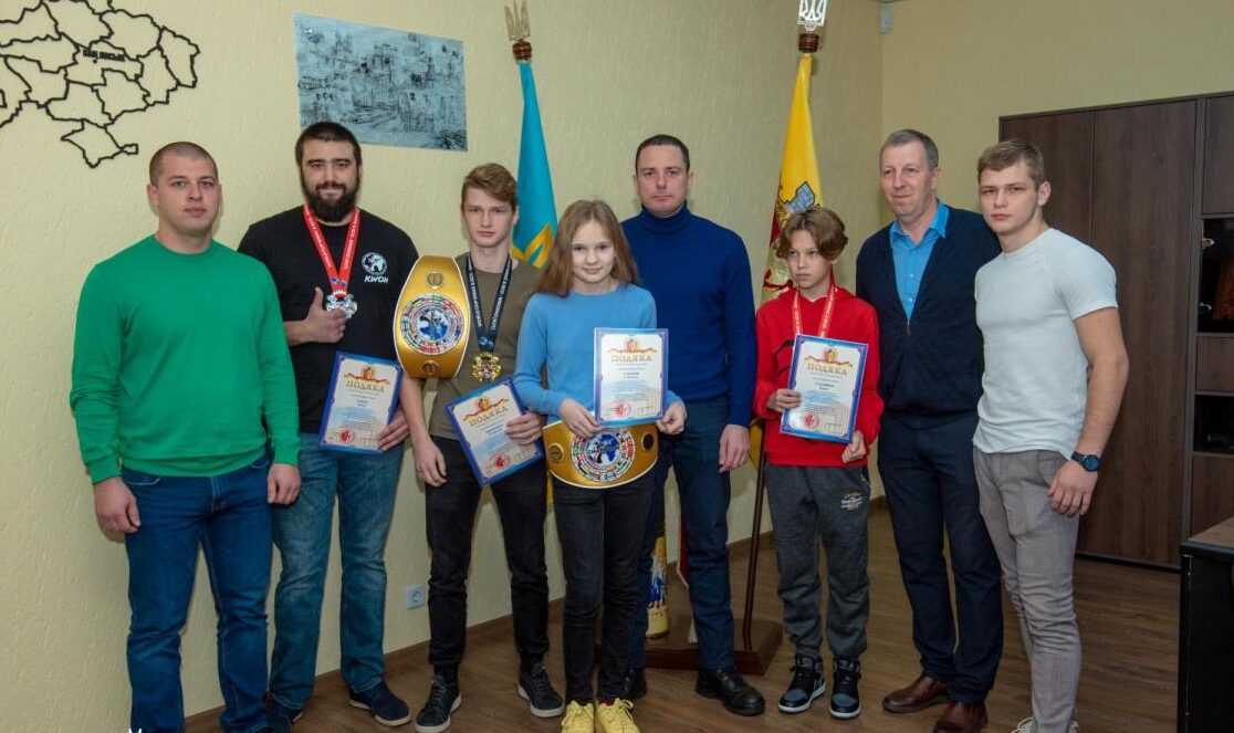 Мер Кам'янського зустрівся зі спортсменами міста - ФОТО