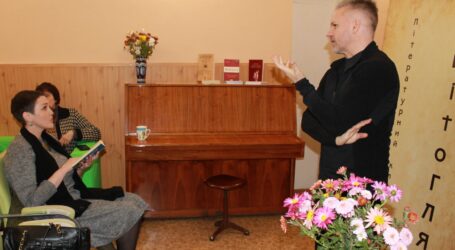 Вечір творчості поета-воїна Мирослава Кушніра відбувся в Кам’янському