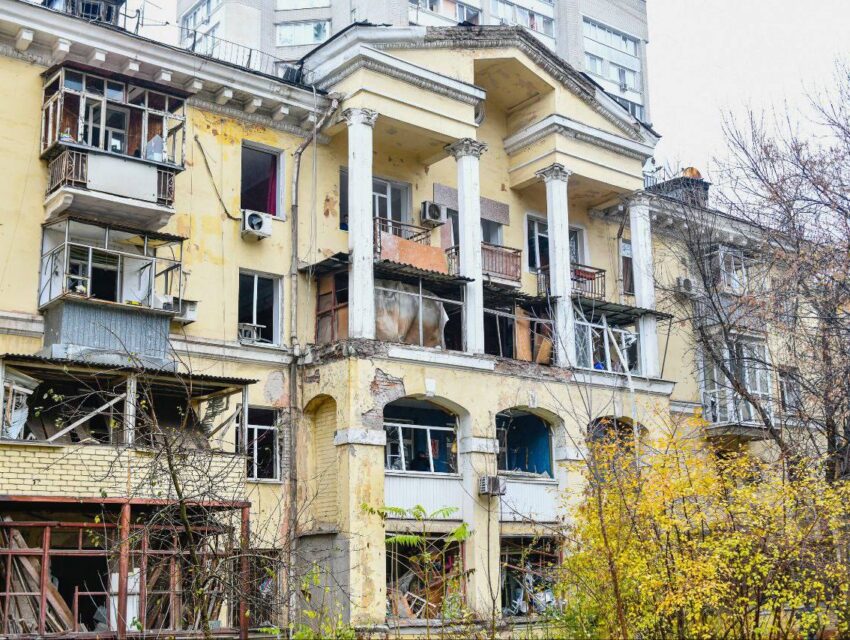 В результаті ранкової ворожої атаки у Дніпрі поранено 23 людини