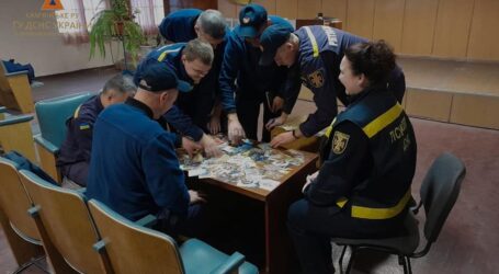 Як рятувальники в Кам’янському захищають психіку за допомогою карт