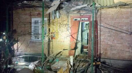 В результаті нічних обстрілів на Дніпропетровщині поранено 80-річну жінку