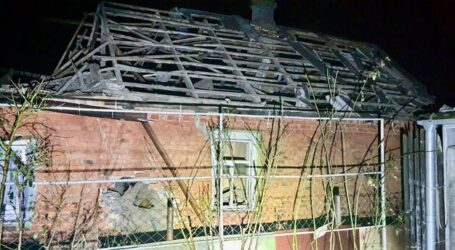 Від нічних обстрілів на Дніпропетровщині понівечені житлові будинки, газогін та лінії електропередач