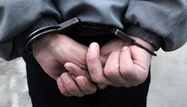 В Кам’янському чоловік обікрав схованку пенсіонера зі 140 тисячами гривень та золотими прикрасами