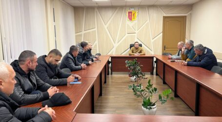 В Кам’янському триває робота з усунення наслідків ворожої атаки