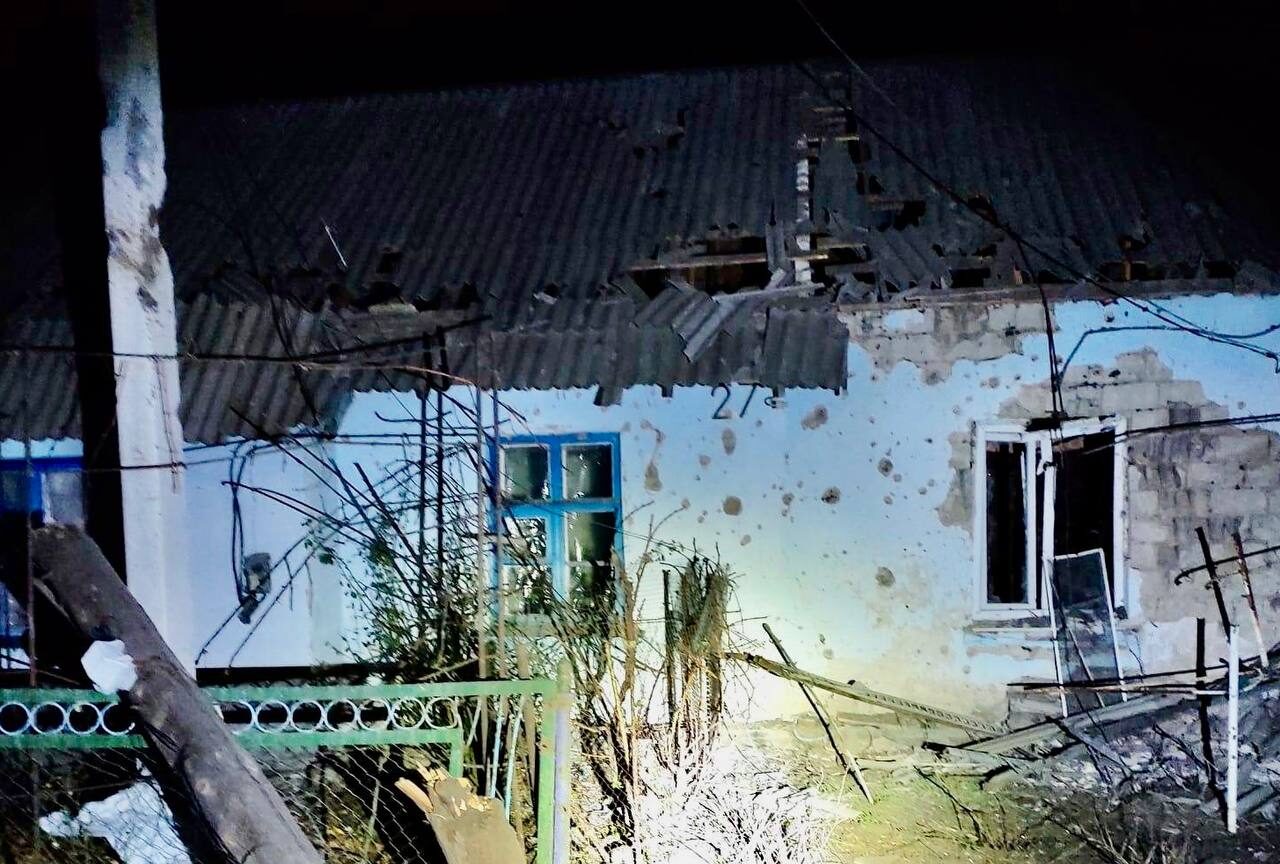 Від ворожих обстрілів на Дніпропетровщині понівечені будинки, газопровід та лінія електропередач - ФОТО