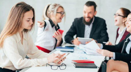 В Україні за цькування на роботі запровадили штрафи або громадські роботи