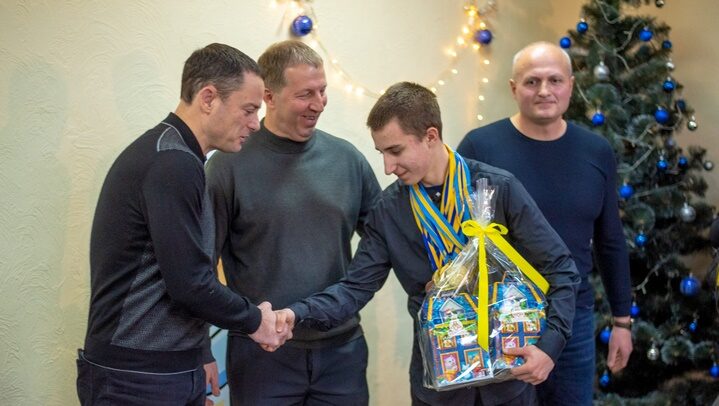 У Кам’янському вітали спортсменів та активну молодь  - ФОТО