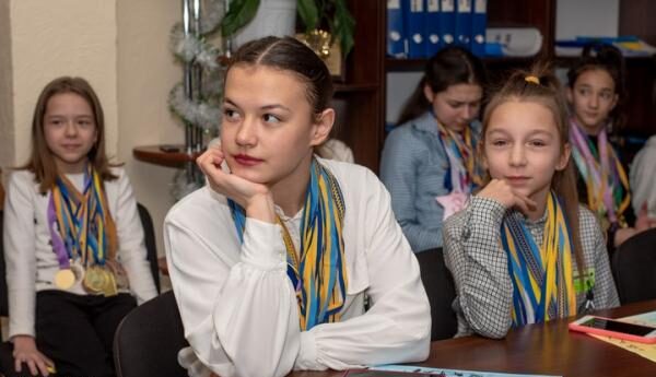 У Кам’янському вітали спортсменів та активну молодь  - ФОТО