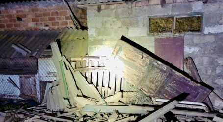 Від ворожих обстрілів на Дніпропетровщині понівечені будинки, газопровід та лінія електропередач