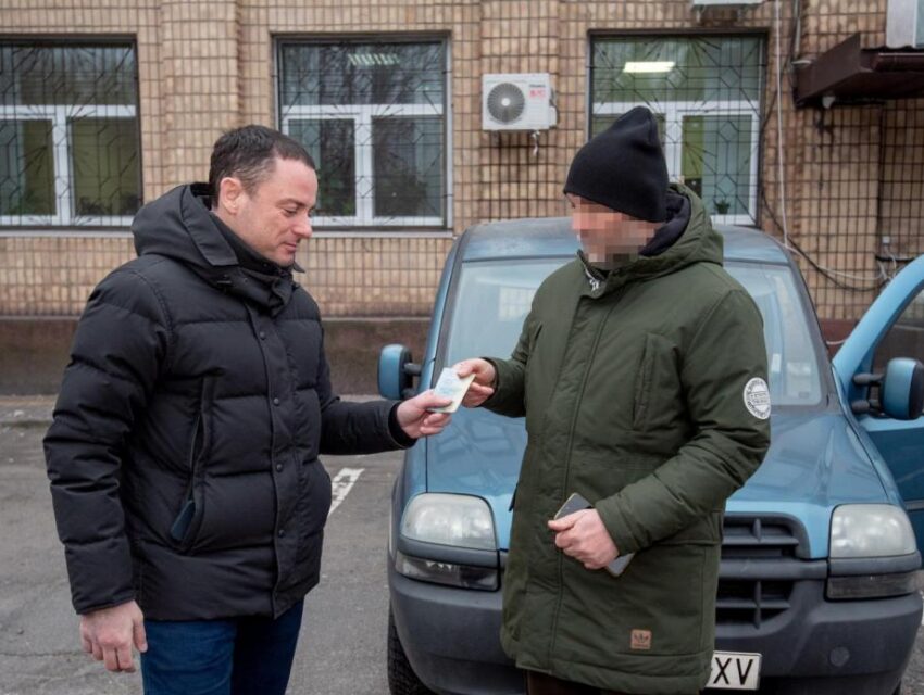 На фронт у Донецьку область відправили черговий автомобіль з Кам’янського