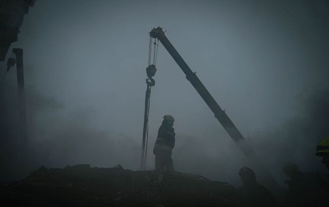 Кількість жертв ракетного удару в Дніпрі зросла до 44